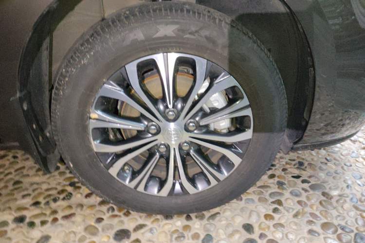 Used Buick GL8 2021 Land Cruiser Executive Class 652T Comfort Model Right Front Wheel Hub