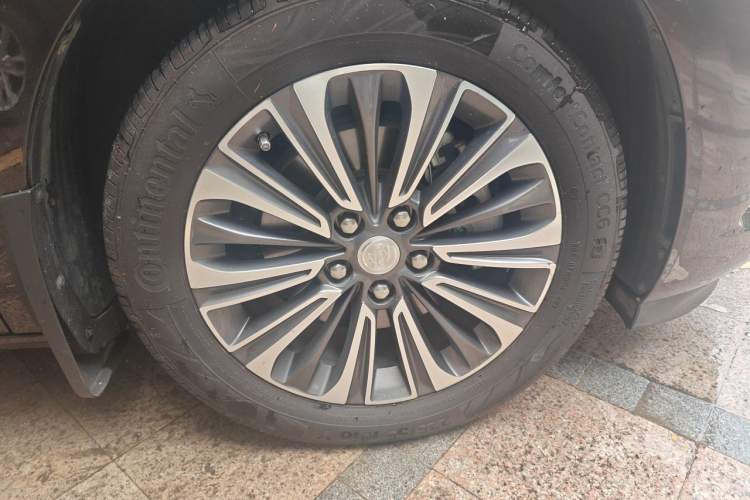 Used Buick GL8 2021 ES Landtrek 653T Smart Luxury Model Right Front Wheel Hub