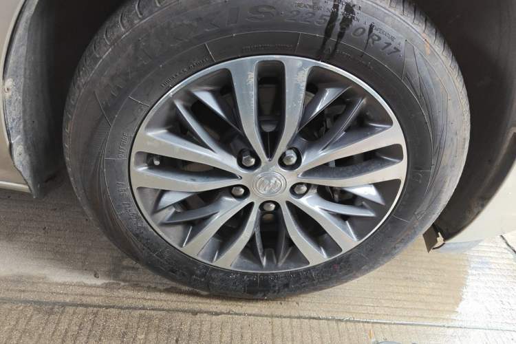 Used Buick GL8 2021 ES Land Cruiser 653T Luxury Edition Right Front Wheel Hub