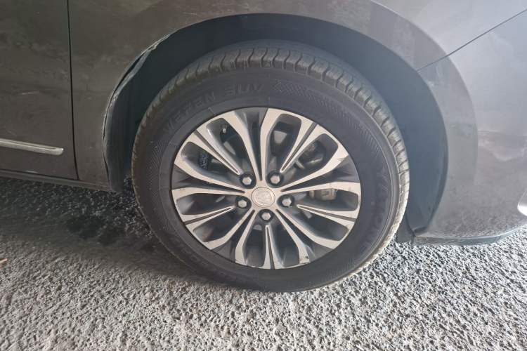 Used Buick GL8 2021 Land Cruiser Executive Class 652T Luxury Model Right Front Wheel Hub