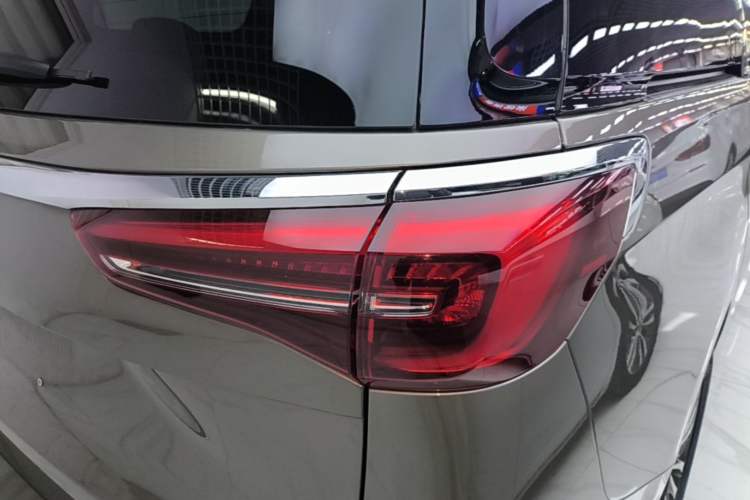 Used Buick GL8 2021 ES Land Cruiser 653T Luxury Edition Right Rear Taillight