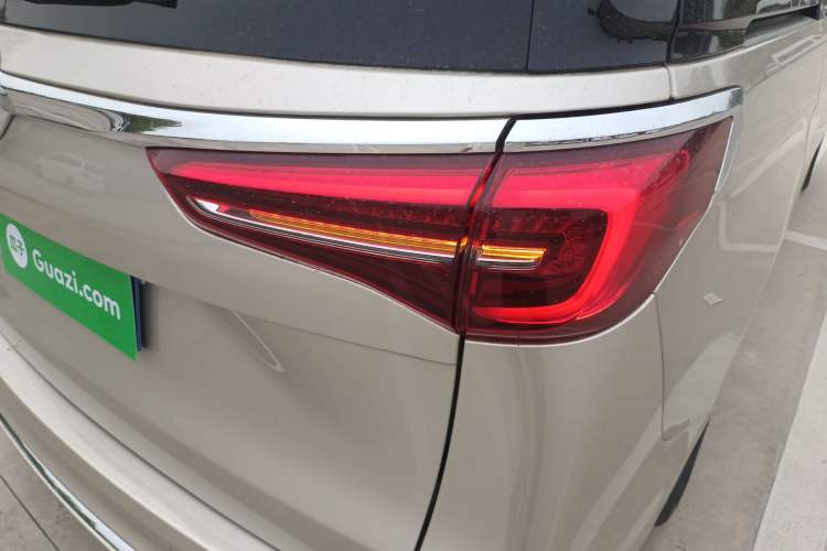 Used Buick GL8 2021 ES Land Cruiser 653T Luxury Edition Right Rear Taillight