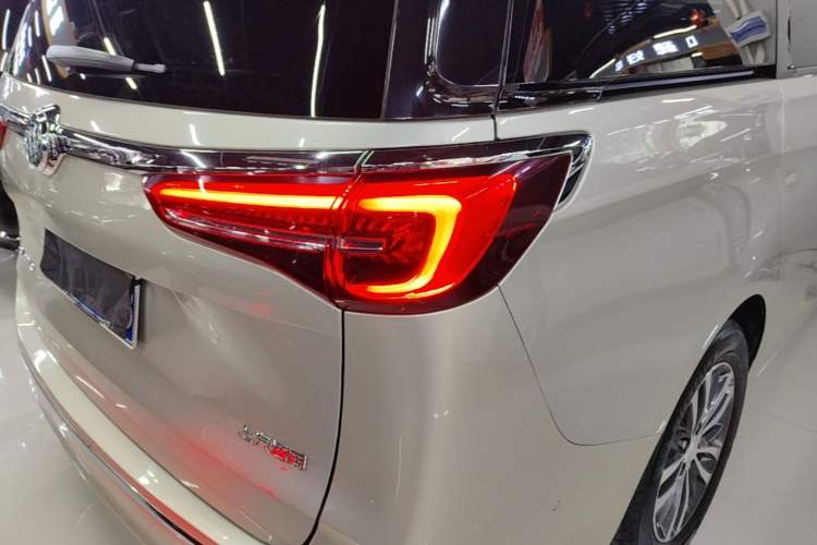 Used Buick GL8 2021 ES Land Cruiser 653T Luxury Edition Right Rear Taillight