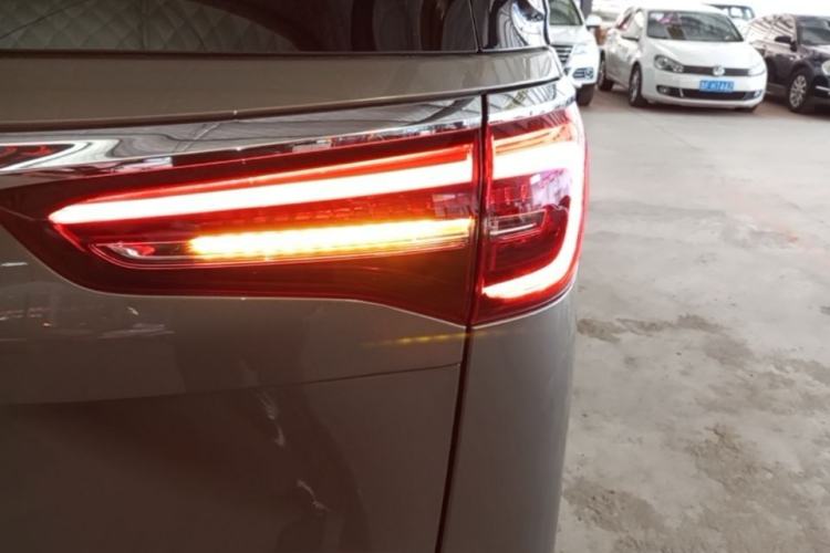 Used Buick GL8 2021 ES Landtrek 653T Comfort Edition Right Rear Taillight