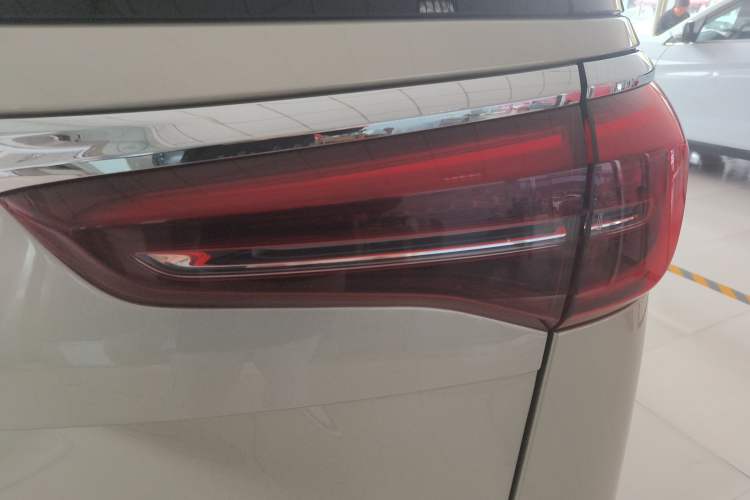 Used Buick GL8 2021 ES Landtrek 653T Luxury Model Right Rear Taillight