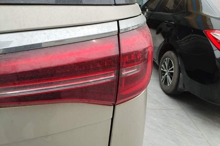 Used Buick GL8 2021 ES Land Cruiser 653T Luxury Edition Right Rear Taillight