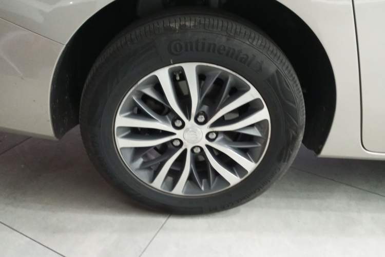 Used Buick GL8 2021 ES Land Cruiser 653T Luxury Edition Right Rear Wheel Hub