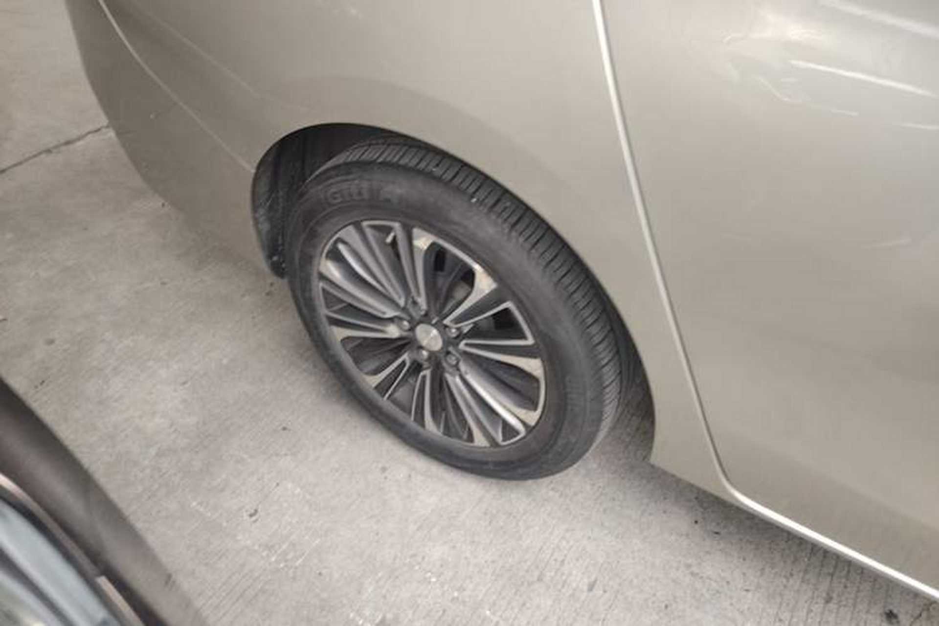 Used Buick GL8 2021 ES Landtrek 653T Luxury Model Right Rear Wheel Hub