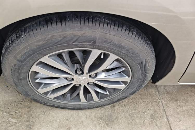 Used Buick GL8 2021 ES Landtrek 653T Comfort Edition Right Rear Wheel Hub