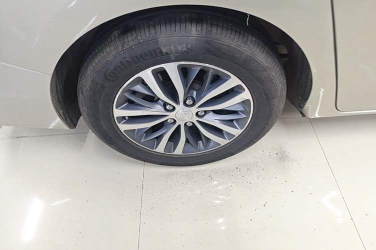 Used Buick GL8 2021 ES Landtrek 653T Comfort Edition Right Rear Wheel Hub