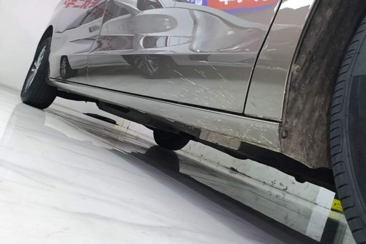 Used Buick GL8 2021 ES Land Cruiser 653T Luxury Edition Right Side Sill