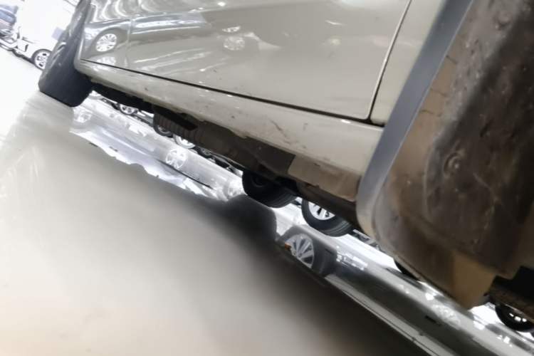 Used Buick GL8 2021 ES Landtrek 653T Comfort Edition Right Side Sill