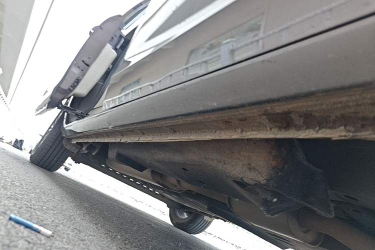 Used Buick GL8 2021 Land Cruiser Executive Class 652T Comfort Model Right Side Sill