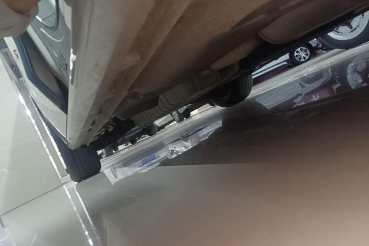 Used Buick GL8 2021 ES Landtrek 653T Comfort Edition Right Side Sill