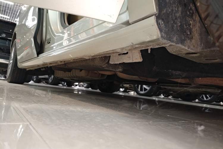 Used Buick GL8 2021 ES Land Cruiser 653T Luxury Edition Right Side Sill