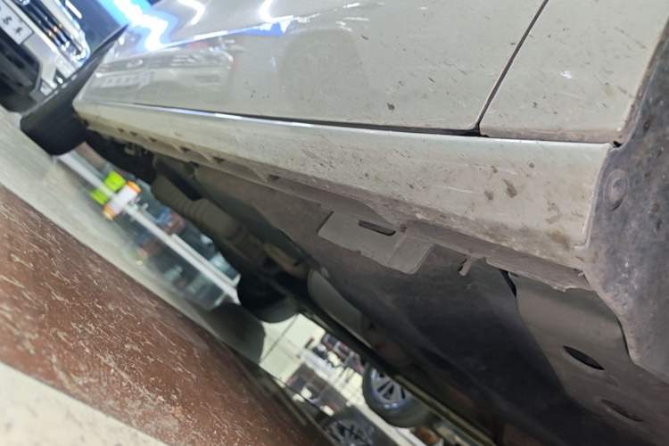 Used Buick GL8 2021 ES Landtrek 653T Comfort Edition Right Side Sill