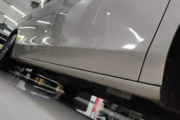 Used Buick GL8 2021 ES Land Cruiser 653T Luxury Edition Right Side Sill