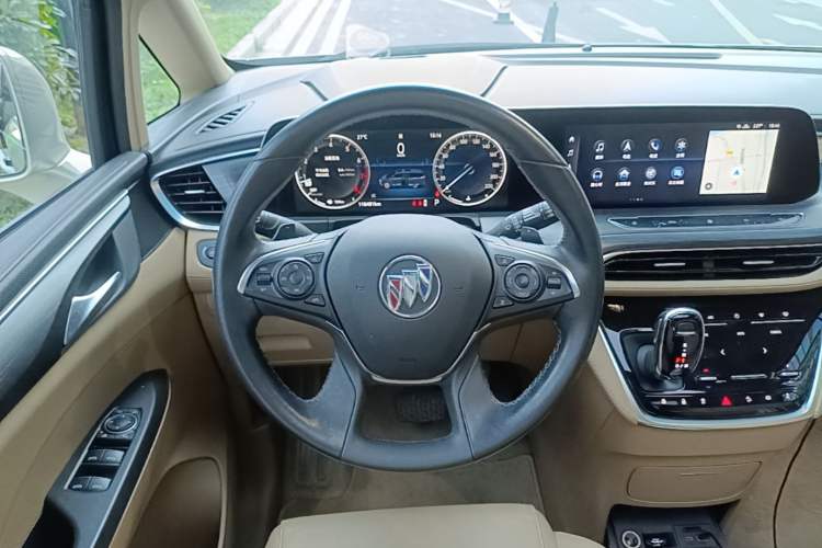 Used Buick GL8 2021 ES Land Cruiser 653T Luxury Edition Steering Wheel