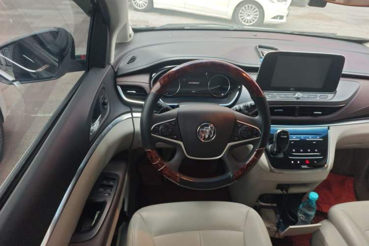 Used Buick GL8 2021 Land Cruiser Executive Class 652T Comfort Model Steering Wheel