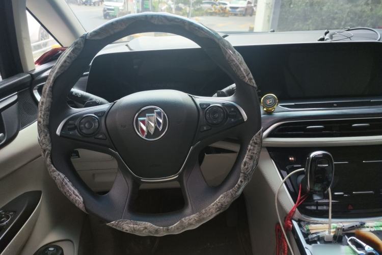 Used Buick GL8 2021 ES Land Cruiser 653T Luxury Edition Steering Wheel