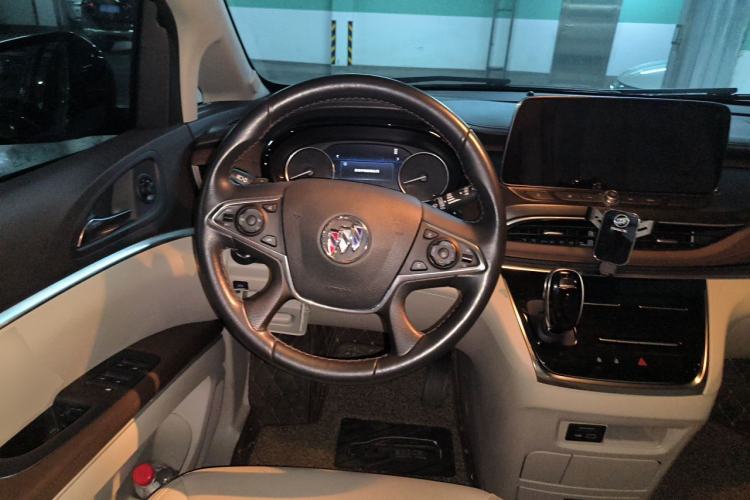 Used Buick GL8 2021 Land Cruiser Executive 652T Premium Model Steering Wheel