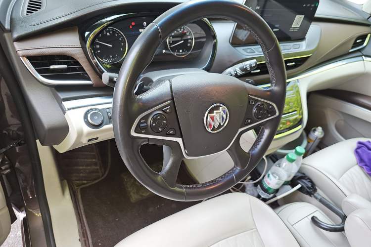 Used Buick GL8 2021 Land Cruiser Executive Class 652T Smart Luxury Model Steering Wheel