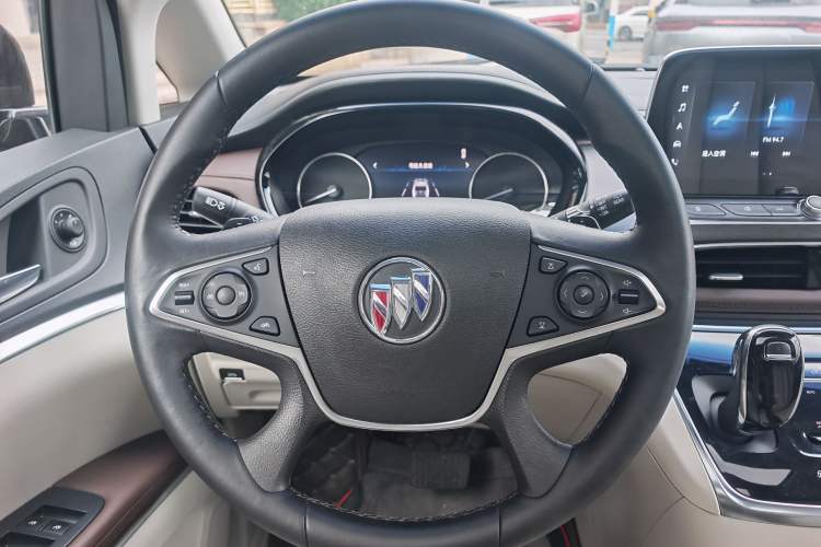 Used Buick GL8 2021 Land Cruiser Executive 652T Premium Model Steering Wheel