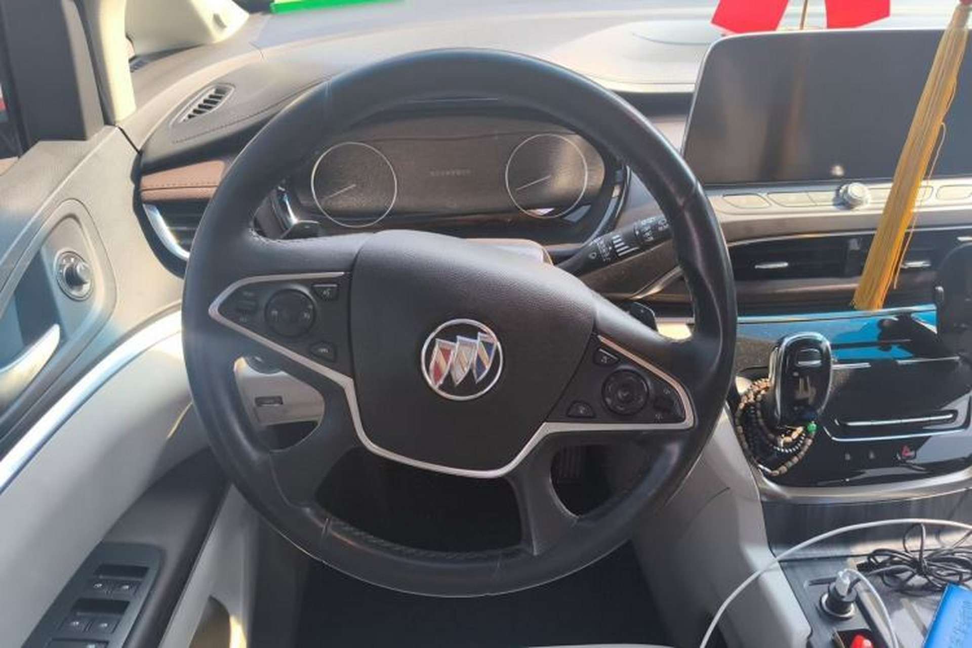 Used Buick GL8 2021 Land Cruiser Executive Class 652T Luxury Model Steering Wheel
