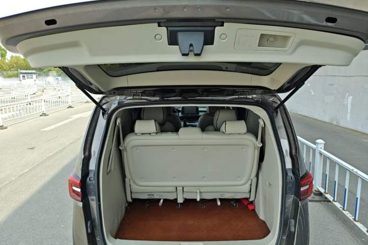 Used Buick GL8 2021 Land Cruiser Executive Class 652T Comfort Model Trunk