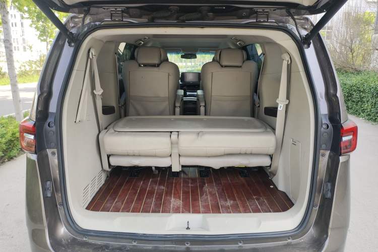 Used Buick GL8 2021 Land Cruiser Executive Class 652T Comfort Model Trunk