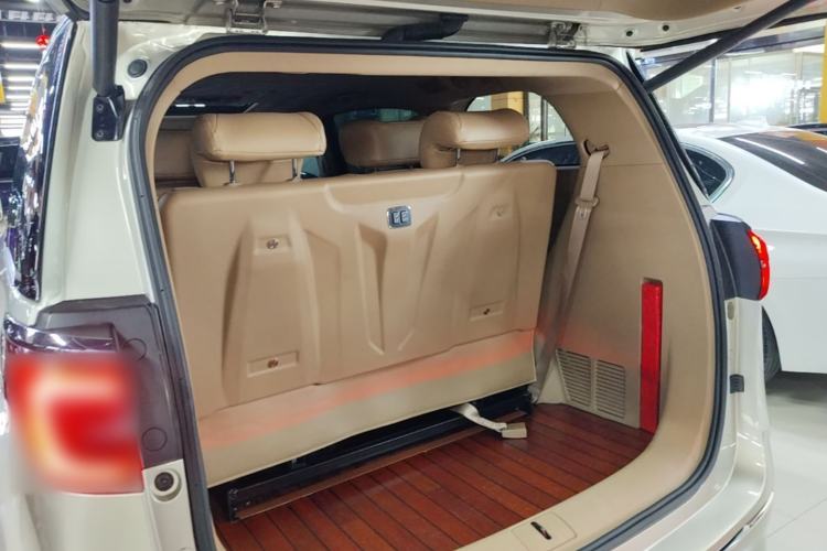 Used Buick GL8 2021 ES Land Cruiser 653T Luxury Edition Trunk
