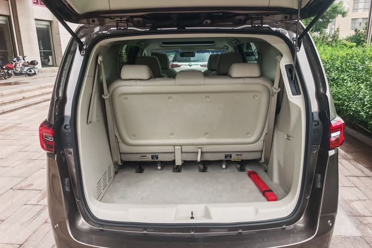 Used Buick GL8 2021 Land Cruiser Executive 652T Premium Model Trunk