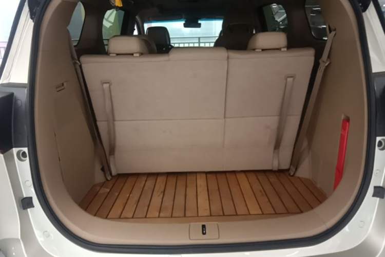 Used Buick GL8 2021 ES Landtrek 653T Luxury Model Trunk