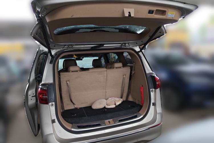 Used Buick GL8 2021 ES Land Cruiser 653T Luxury Edition Trunk