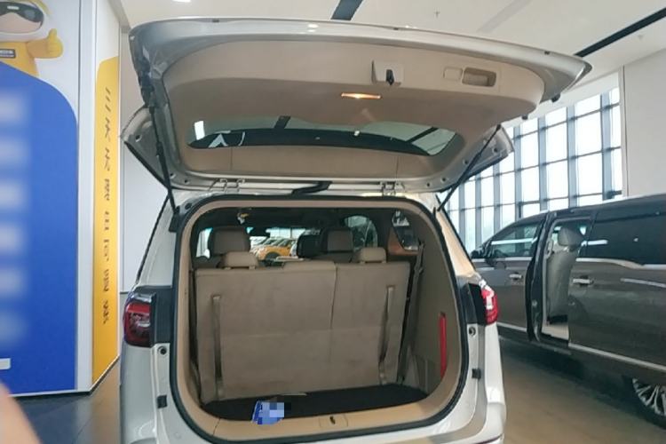 Used Buick GL8 2021 ES Land Cruiser 653T Luxury Edition Trunk
