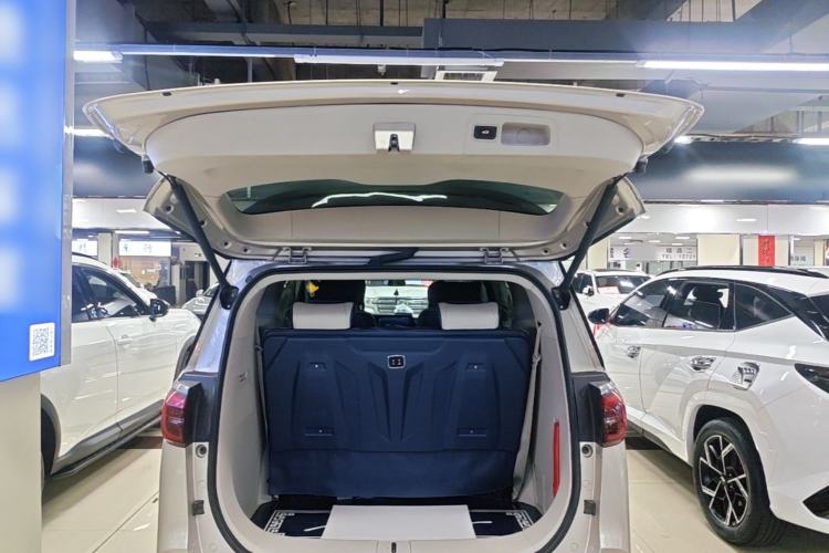 Used Buick GL8 2021 ES Landtrek 653T Comfort Edition Trunk