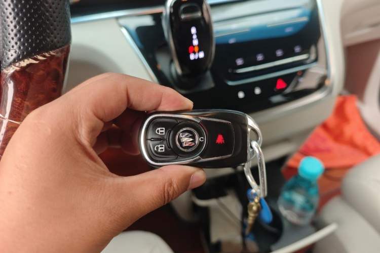 Used Buick GL8 2021 Land Cruiser Executive Class 652T Comfort Model Vehicle Key