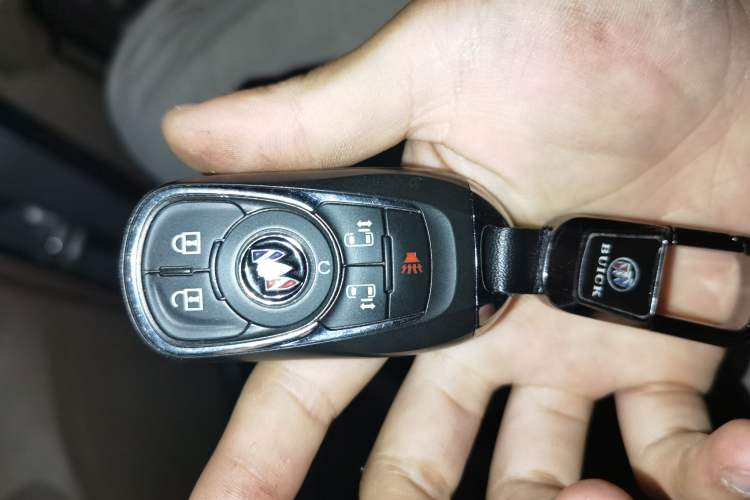 Used Buick GL8 2021 ES Land Cruiser 653T Luxury Edition Vehicle Key