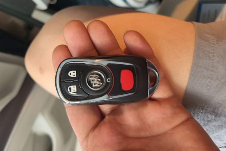 Used Buick GL8 2021 Land Cruiser Executive Class 652T Comfort Model Vehicle Key
