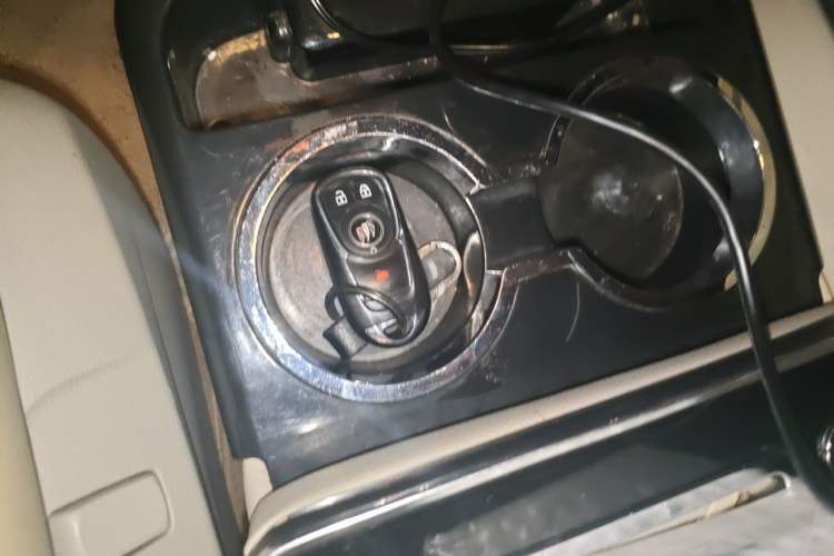 Used Buick GL8 2021 Land Cruiser Executive Class 652T Comfort Model Vehicle Key