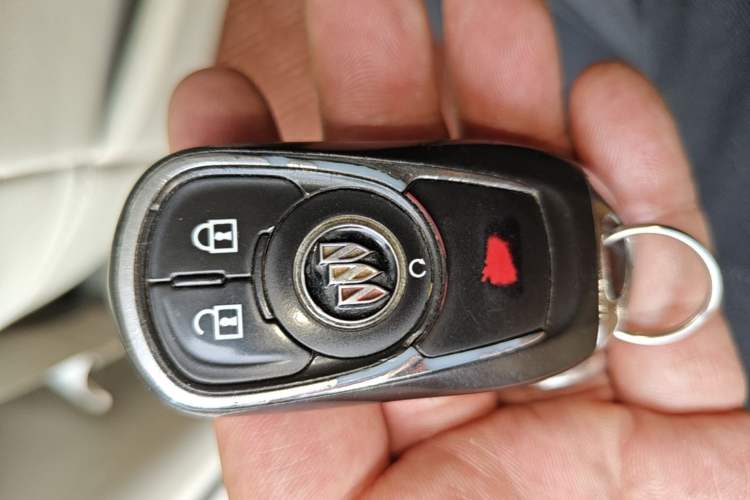 Used Buick GL8 2021 Land Cruiser Executive Class 652T Comfort Model Vehicle Key