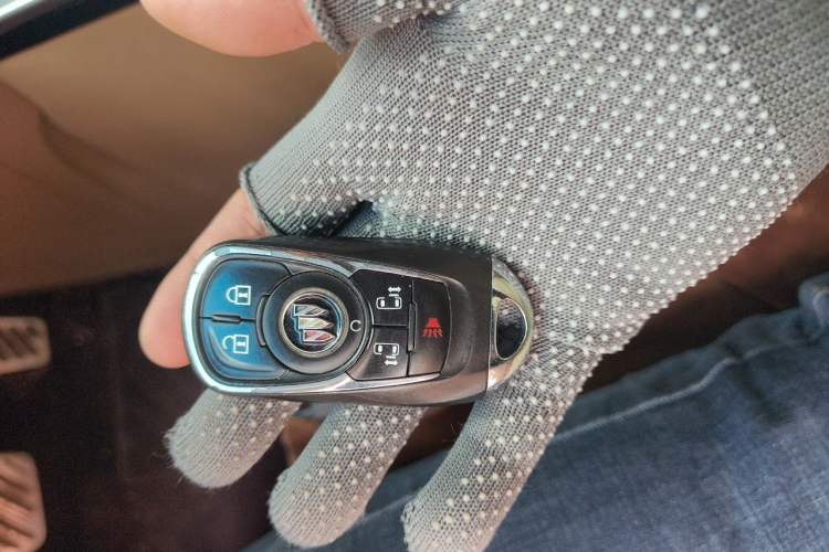 Used Buick GL8 2021 ES Land Cruiser 653T Luxury Edition Vehicle Key