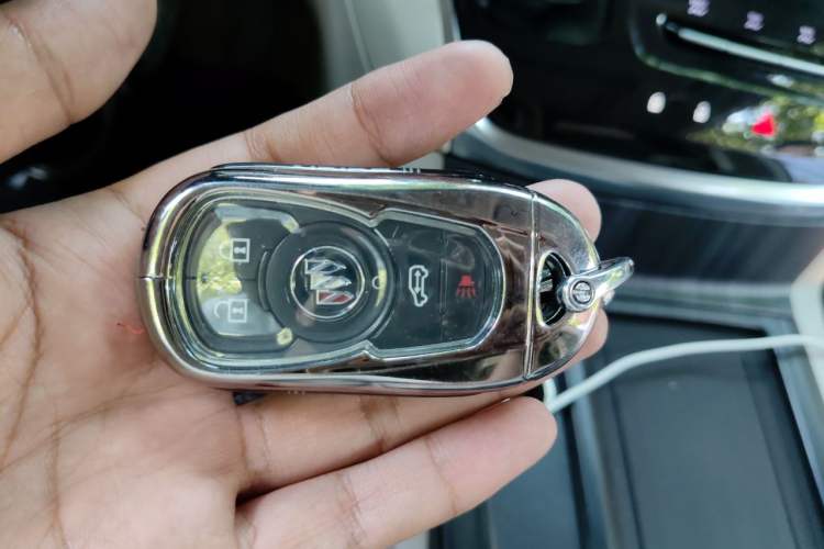 Used Buick GL8 2021 Land Cruiser Executive Class 652T Luxury Model Vehicle Key
