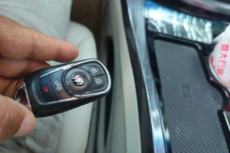 Used Buick GL8 2021 Land Cruiser Executive Class 652T Luxury Model Vehicle Key