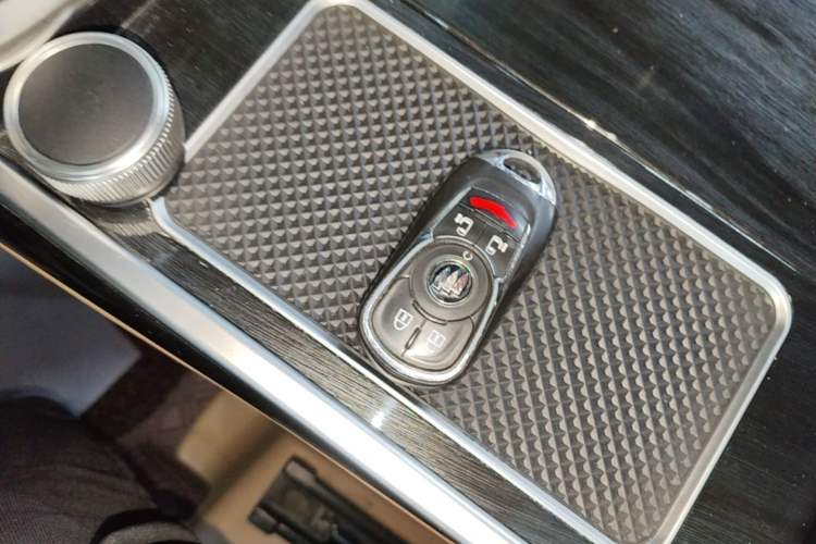 Used Buick GL8 2021 ES Land Cruiser 653T Luxury Edition Vehicle Key