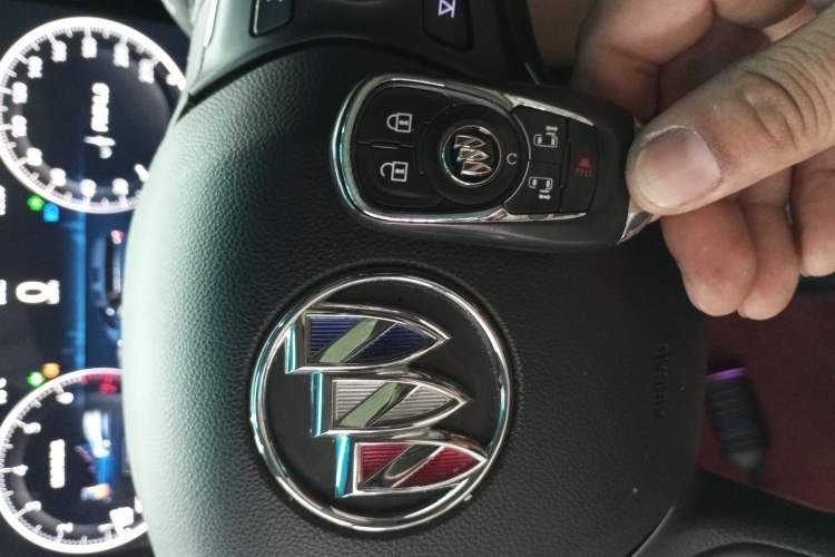Used Buick GL8 2021 ES Land Cruiser 653T Luxury Edition Vehicle Key