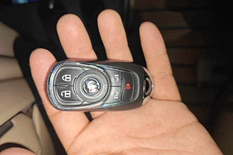 Used Buick GL8 2021 ES Land Cruiser 653T Luxury Edition Vehicle Key