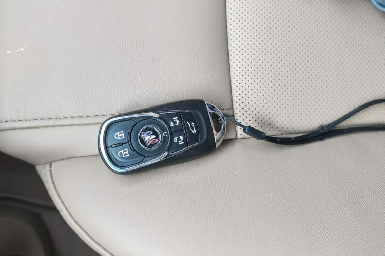 Used Buick GL8 2021 ES Landtrek 653T Luxury Model Vehicle Key