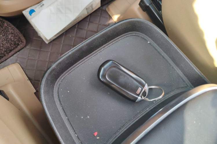 Used Buick GL8 2021 ES Land Cruiser 653T Luxury Edition Vehicle Key