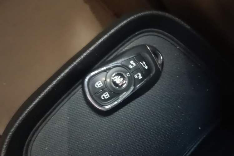 Used Buick GL8 2021 ES Landtrek 653T Luxury Model Vehicle Key